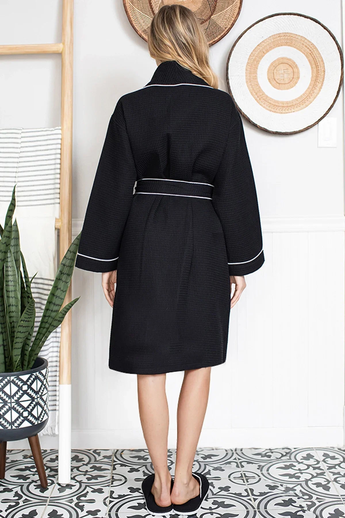 Women's Waffle Weave Cotton Robe — Knee-Length Spa Robe